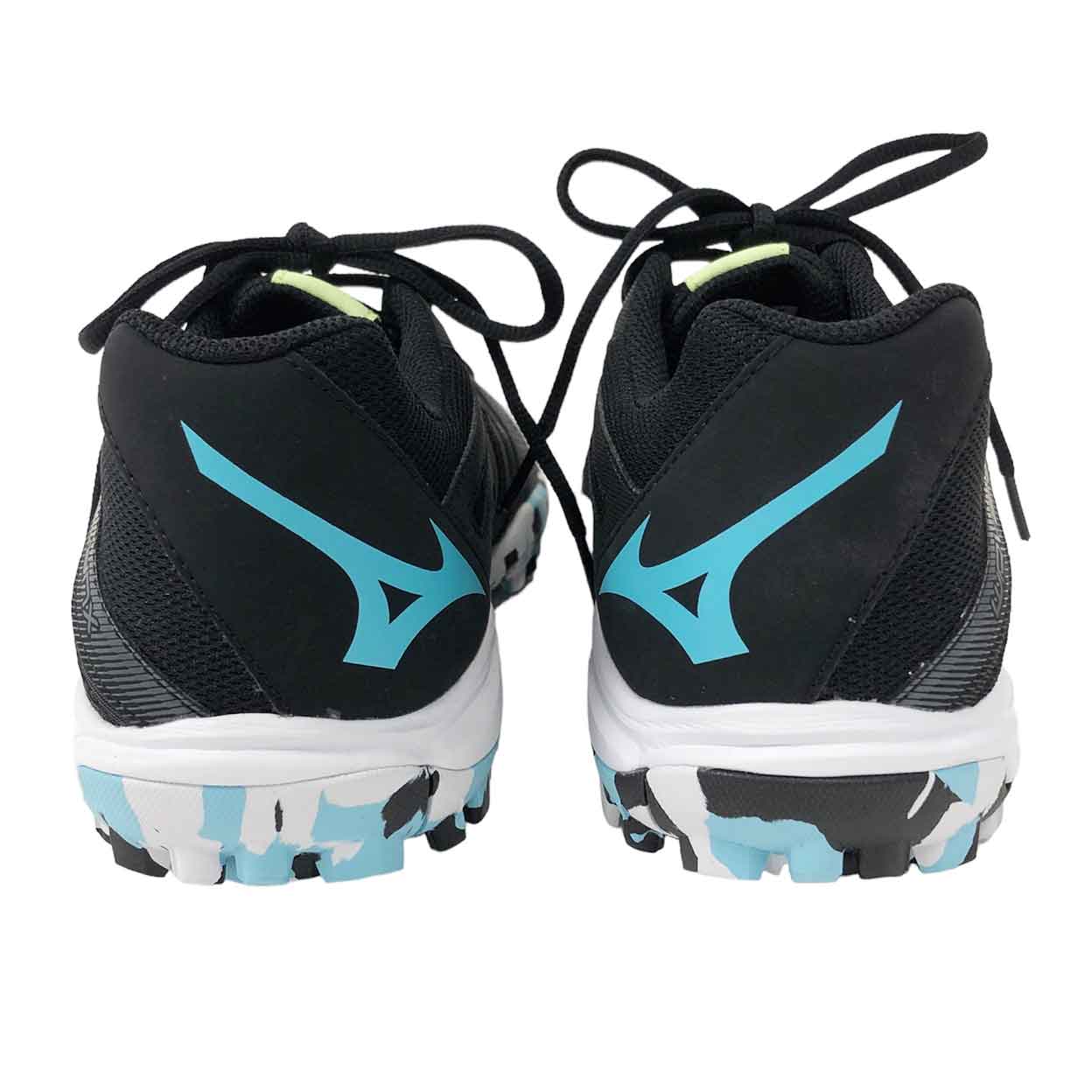 backs of Mizuno Wave Lynx Turf Shoes